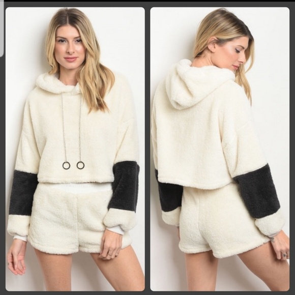 Other - 🎉HPx2🎉LAST 1️⃣🎉Hoodie & Matching Short Set